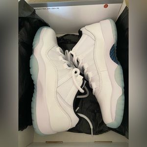 Jordan 11 Low Legend Blue 5.5Y Women’s Size 7